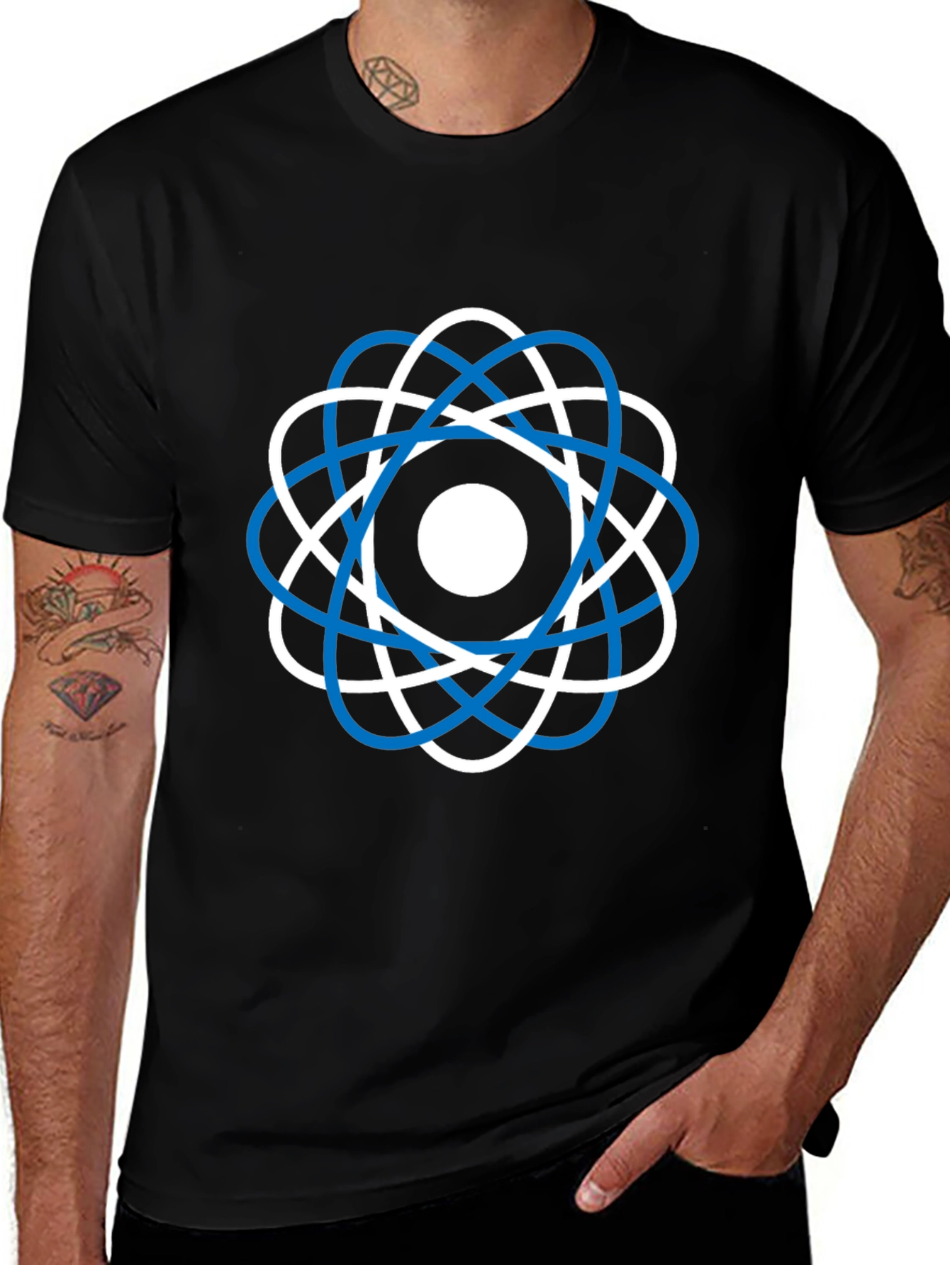 Camiseta Negra Diseño Atómico Moderno