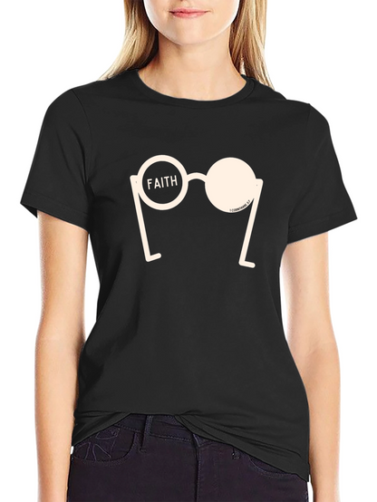 Camiseta Negra con Diseño Gráfico Fe