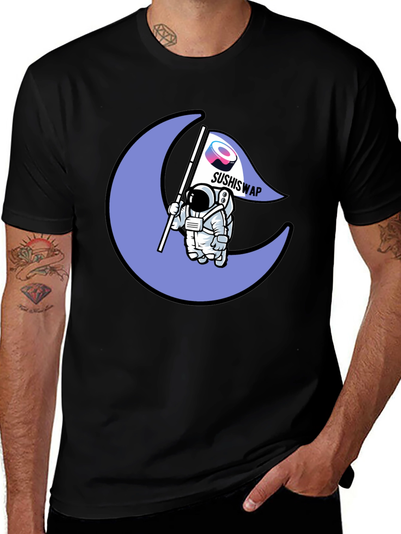 Camiseta Negra con Diseño Astronauta Sushiswap