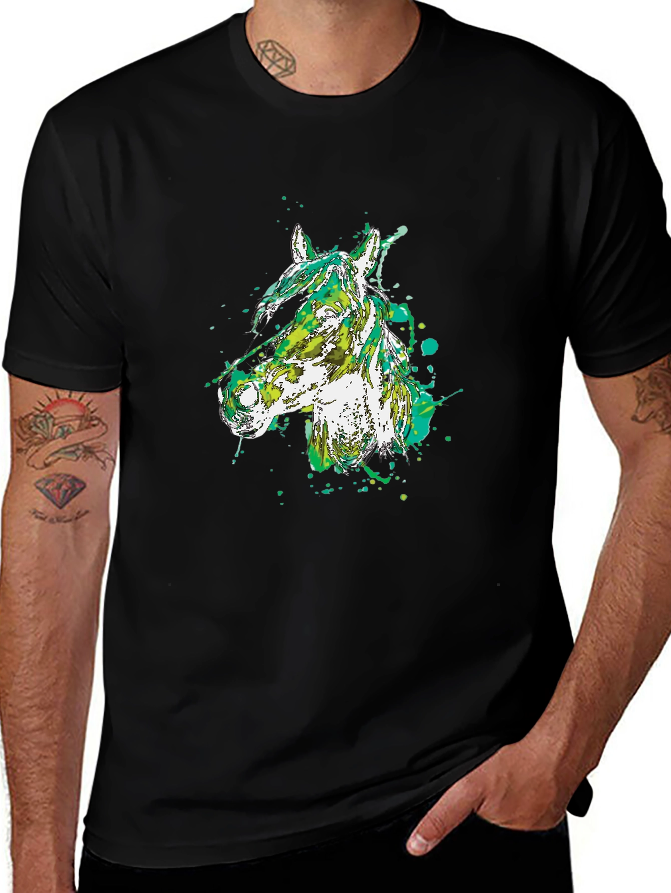 Camiseta Negra con Diseño Abstracto de Cabeza de Caballo