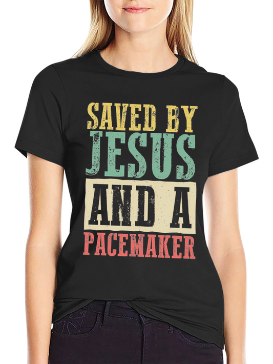 Camiseta con Mensaje: Salvado por Jesús y un Marcapasos
