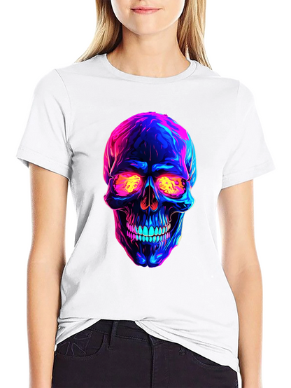 Camiseta negra con calavera neón