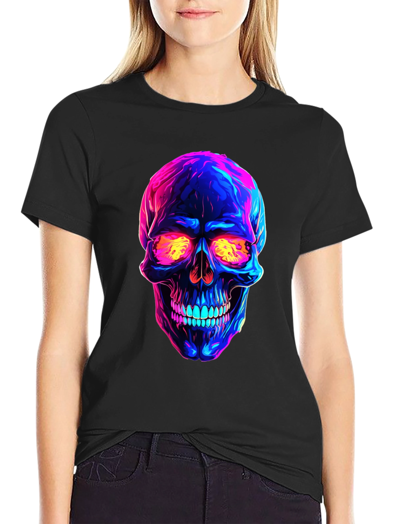 Camiseta negra con calavera neón