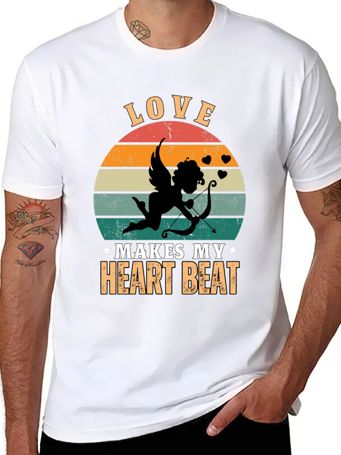 Camiseta Negra Love Makes My Heart Beat Cupido