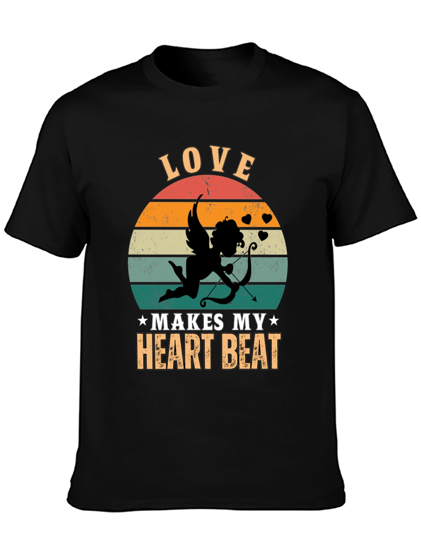 Camiseta Negra Love Makes My Heart Beat Cupido