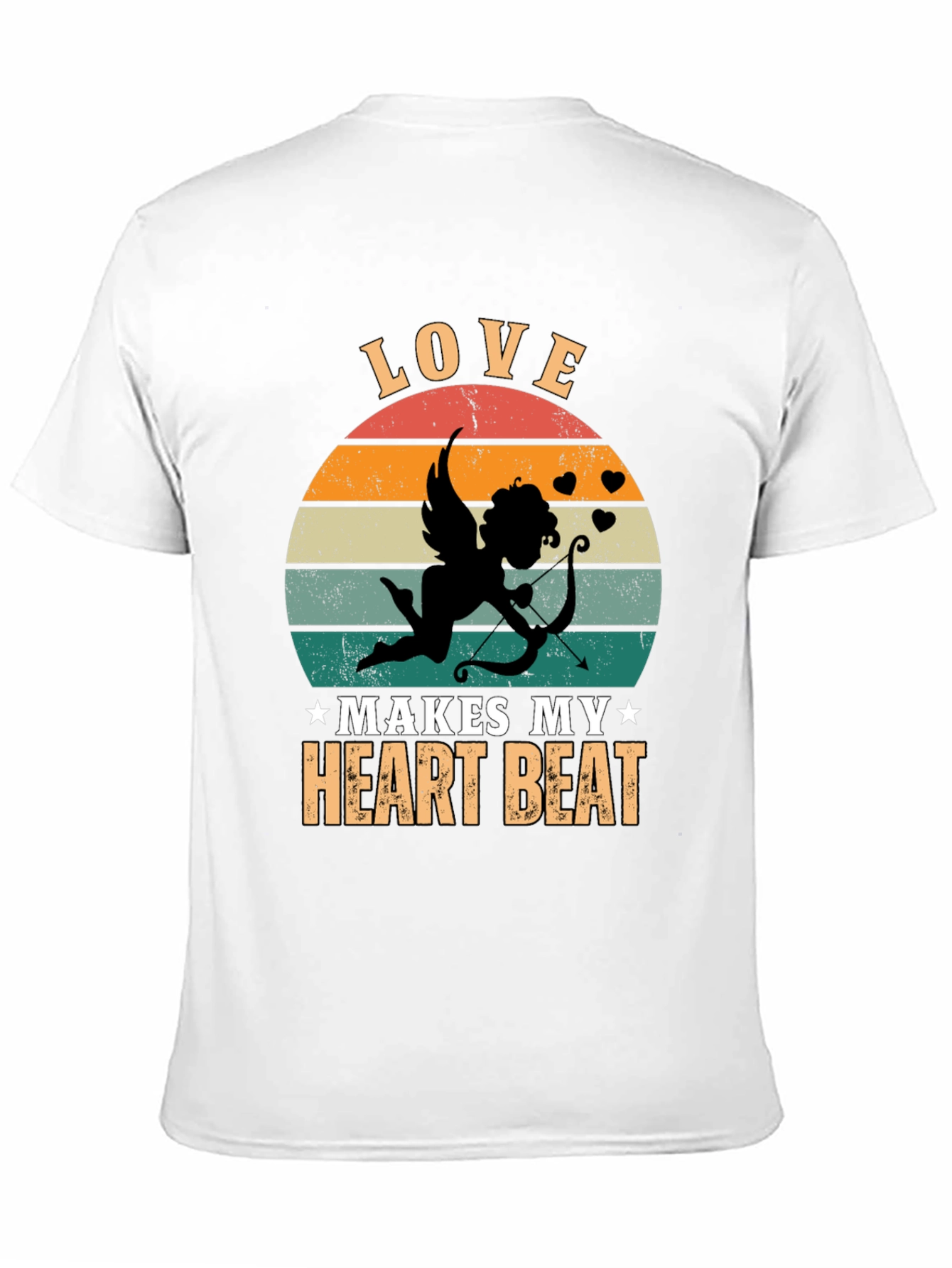Camiseta Negra Love Makes My Heart Beat Cupido