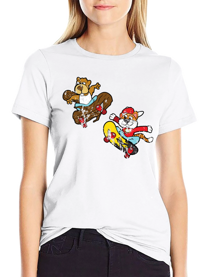 Camiseta Negra con Estampado de Personajes en Skate