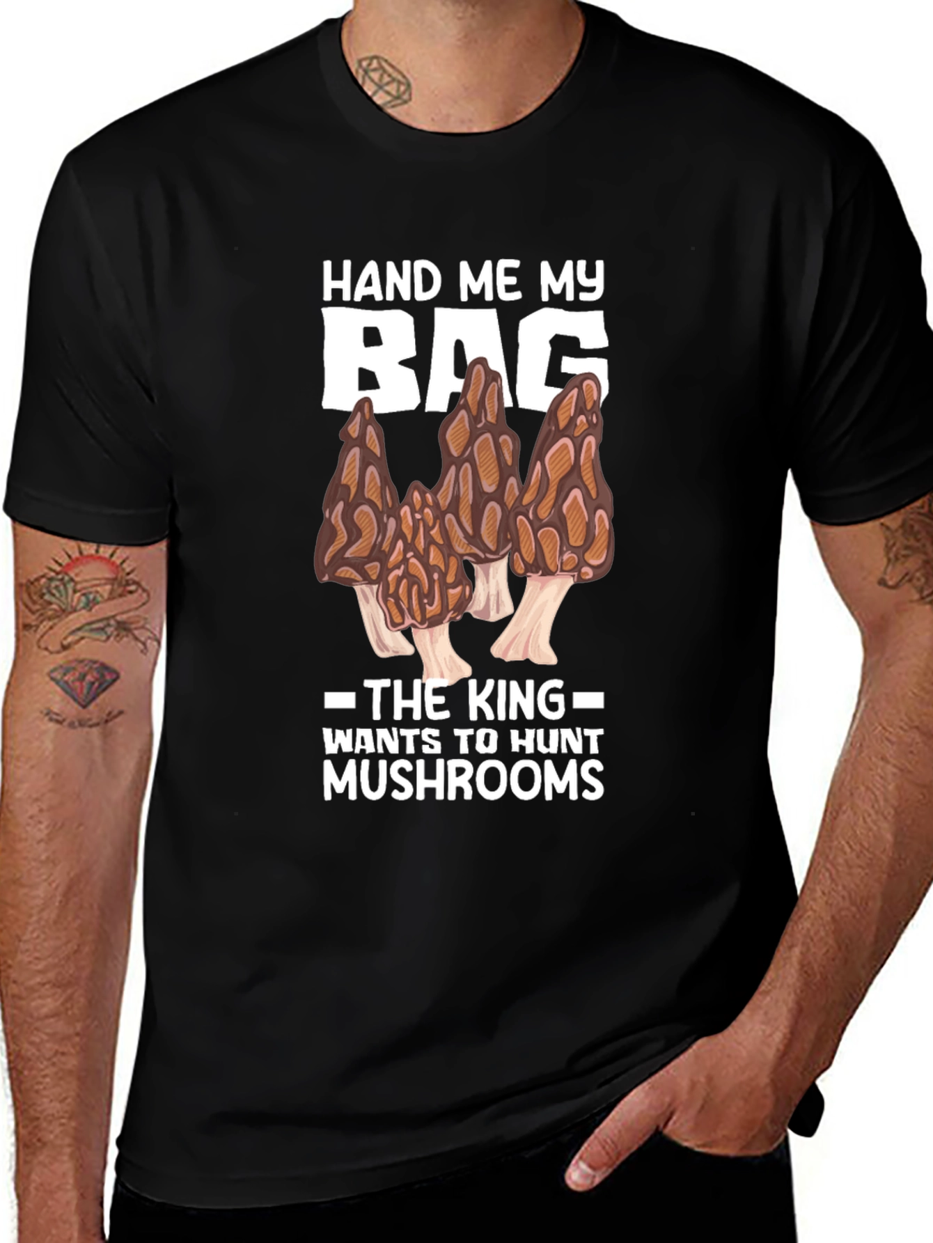 Camiseta Negra: El Rey Caza Setas