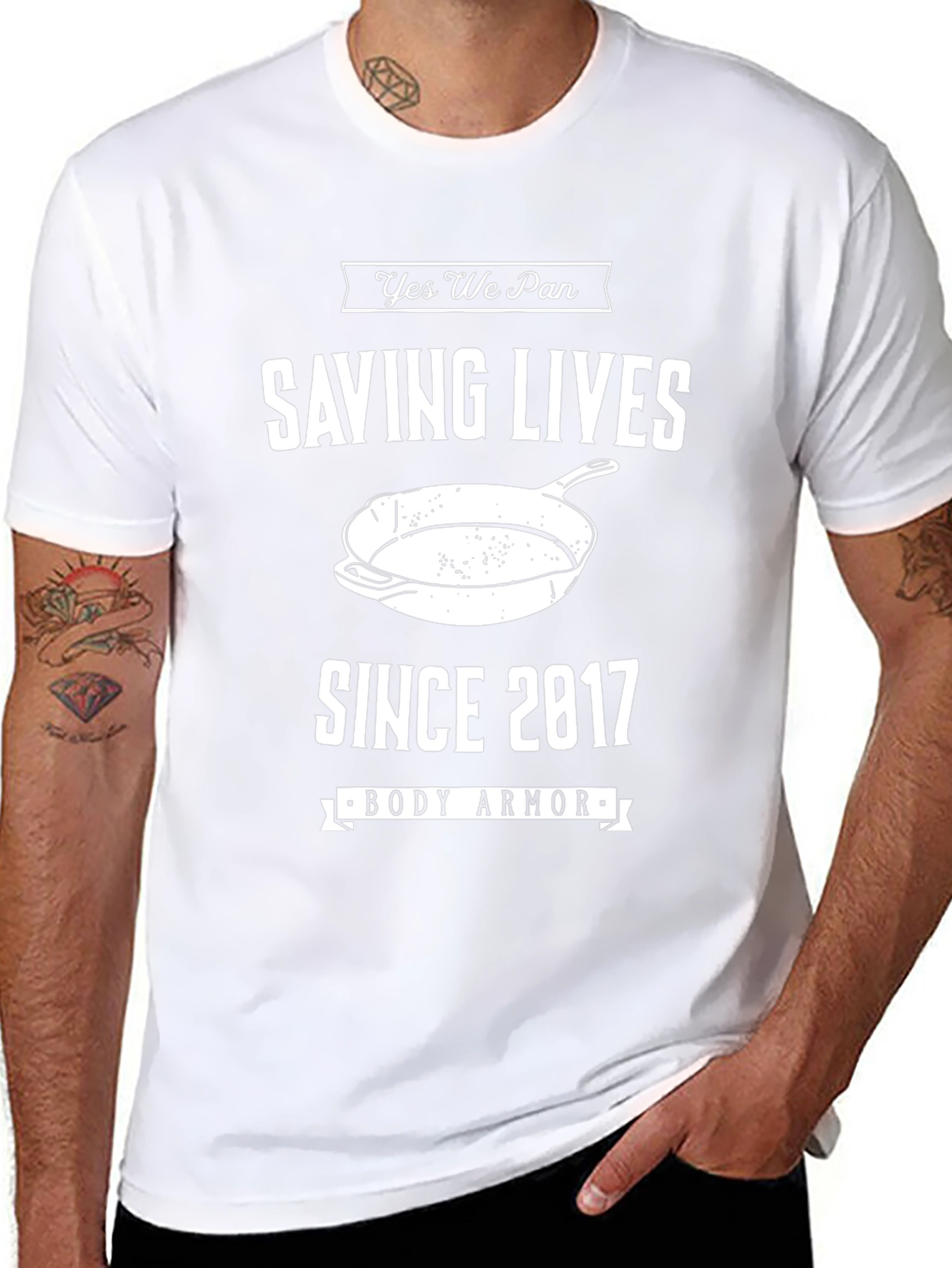 Camiseta Negra: Salvando Vidas con Sartén desde 2017