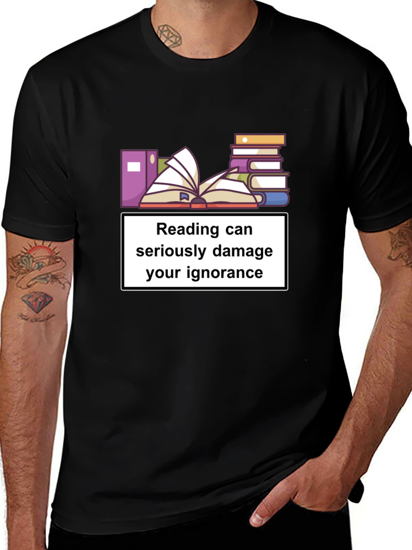 Camiseta Negra: Leer Daña la Ignorancia