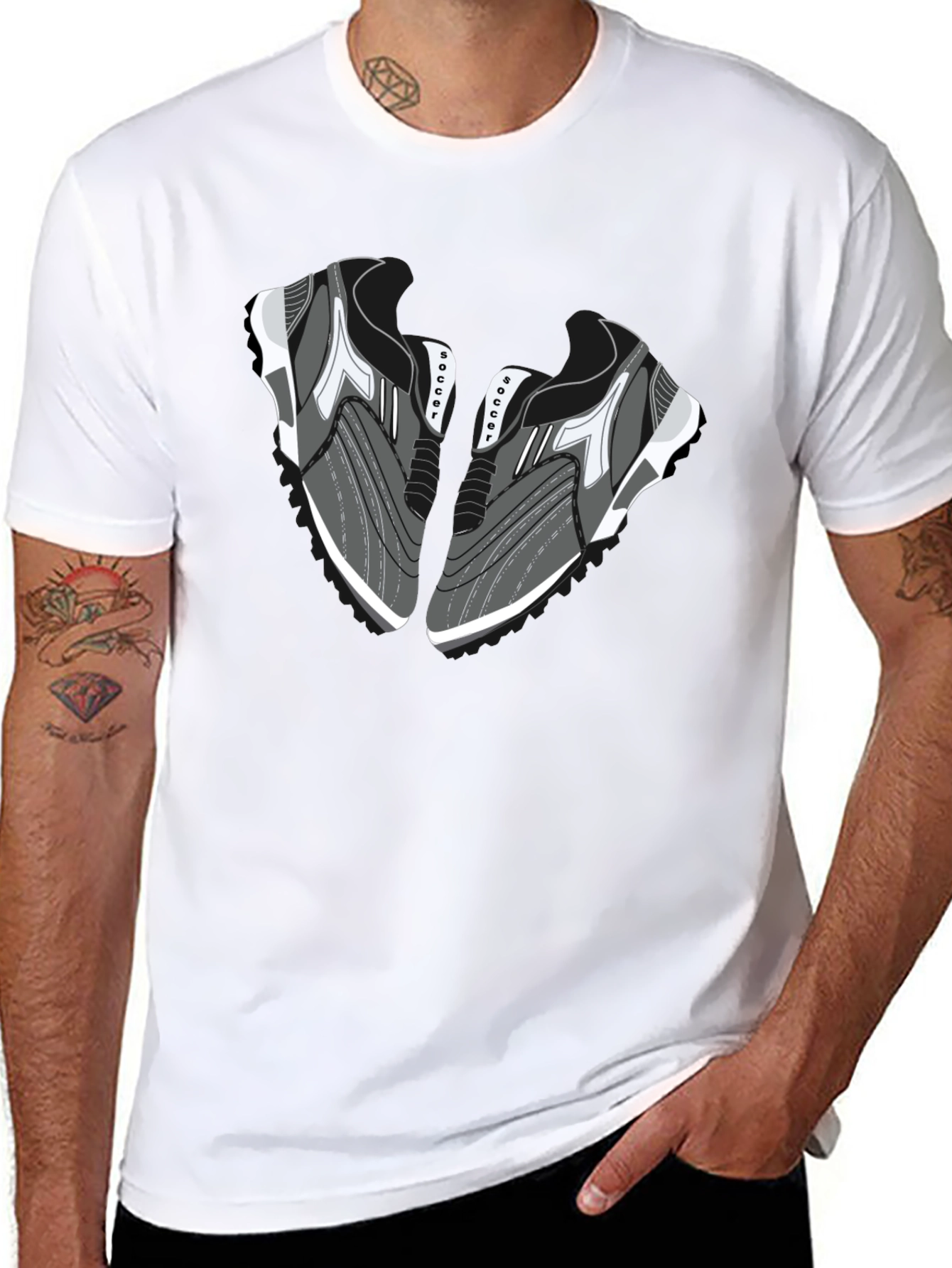 Camiseta Negra con Diseño de Zapatillas de Fútbol