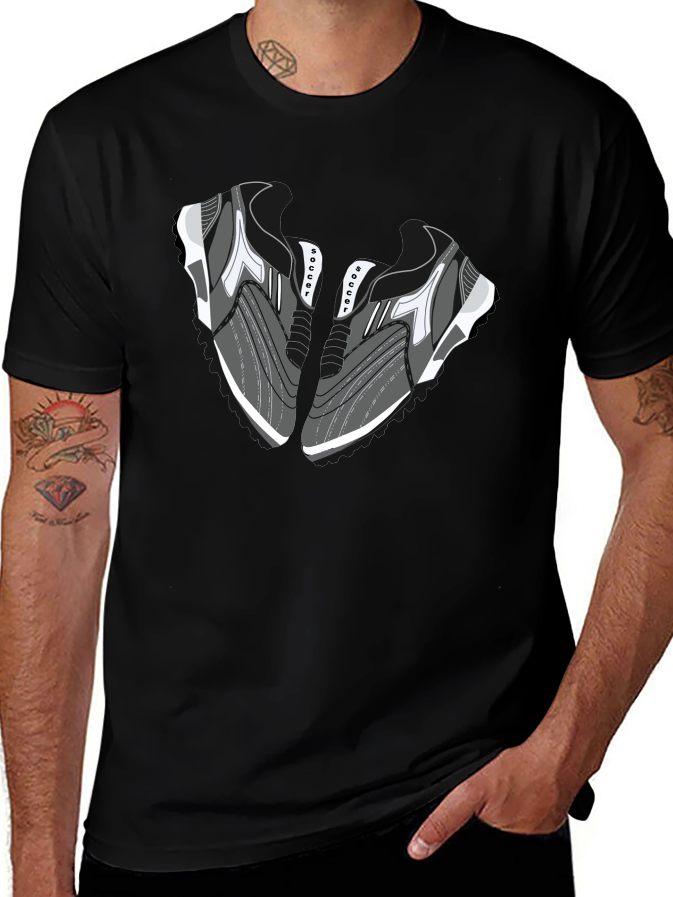 Camiseta Negra con Diseño de Zapatillas de Fútbol