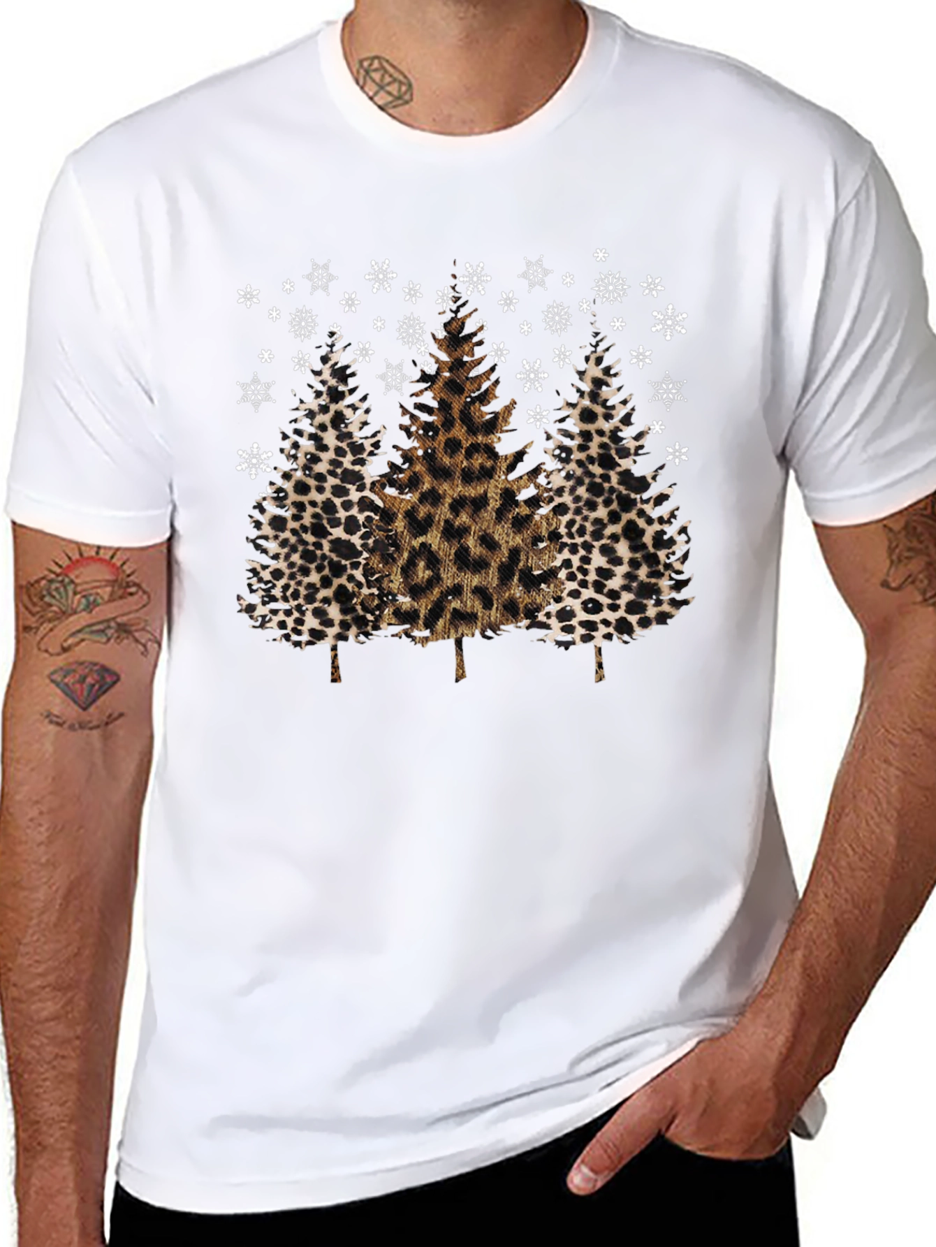Camiseta Navideña con Estampado de Leopardo