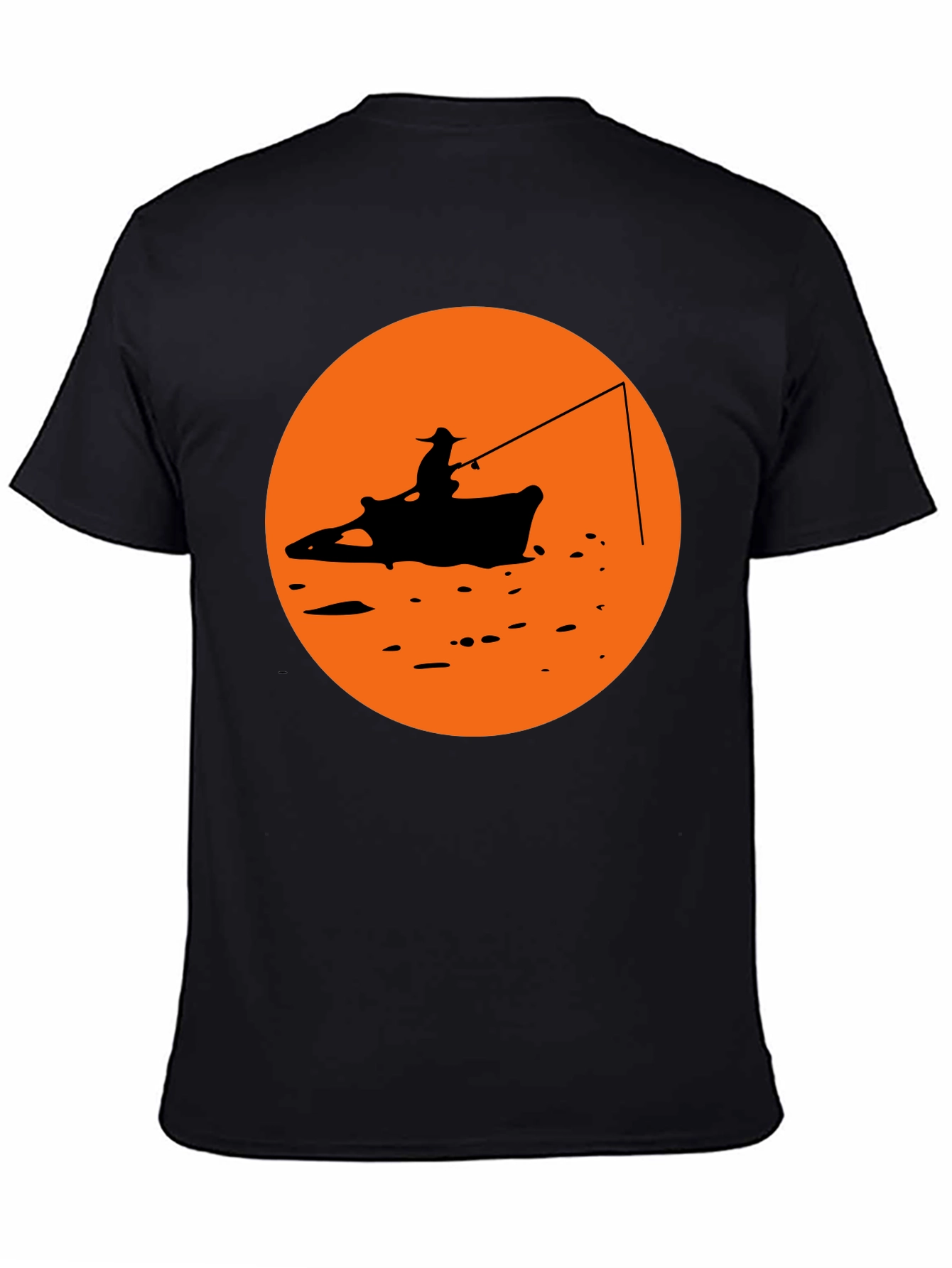 Camiseta Negra Estampado Pescador Atardecer Naranja