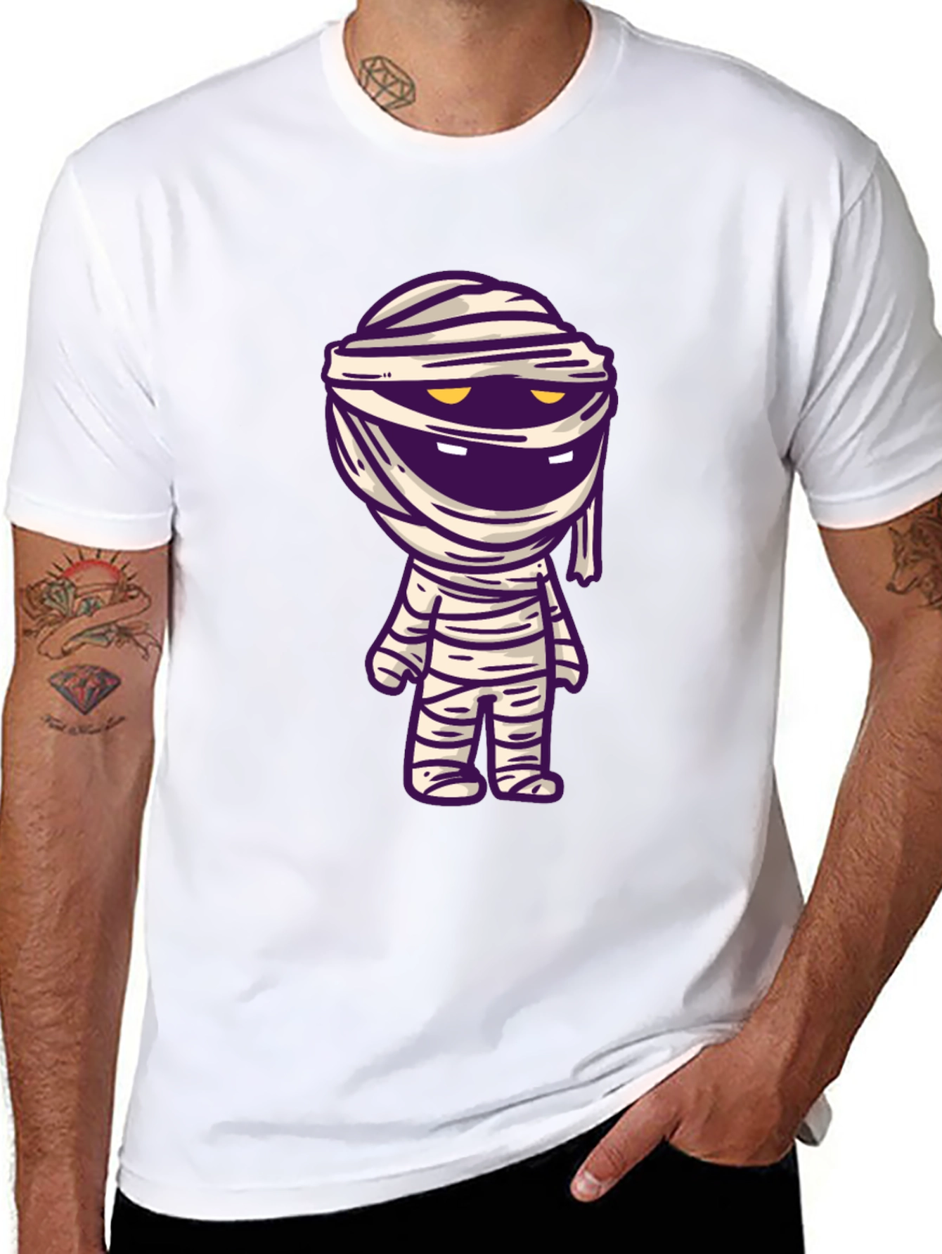 Camiseta Negra con Diseño de Momia Divertida
