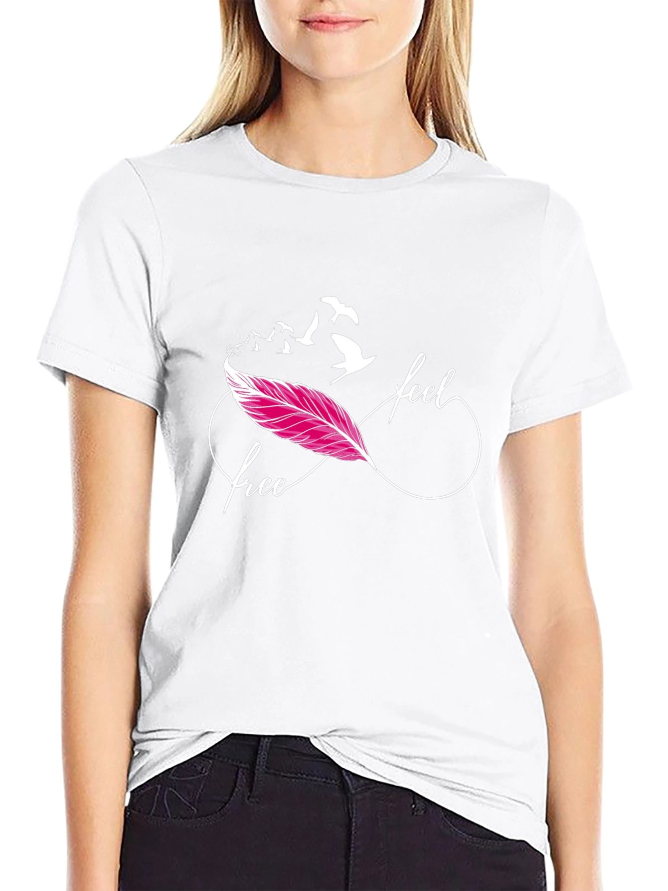 Camiseta Negra Feel Free con Pluma y Pájaros