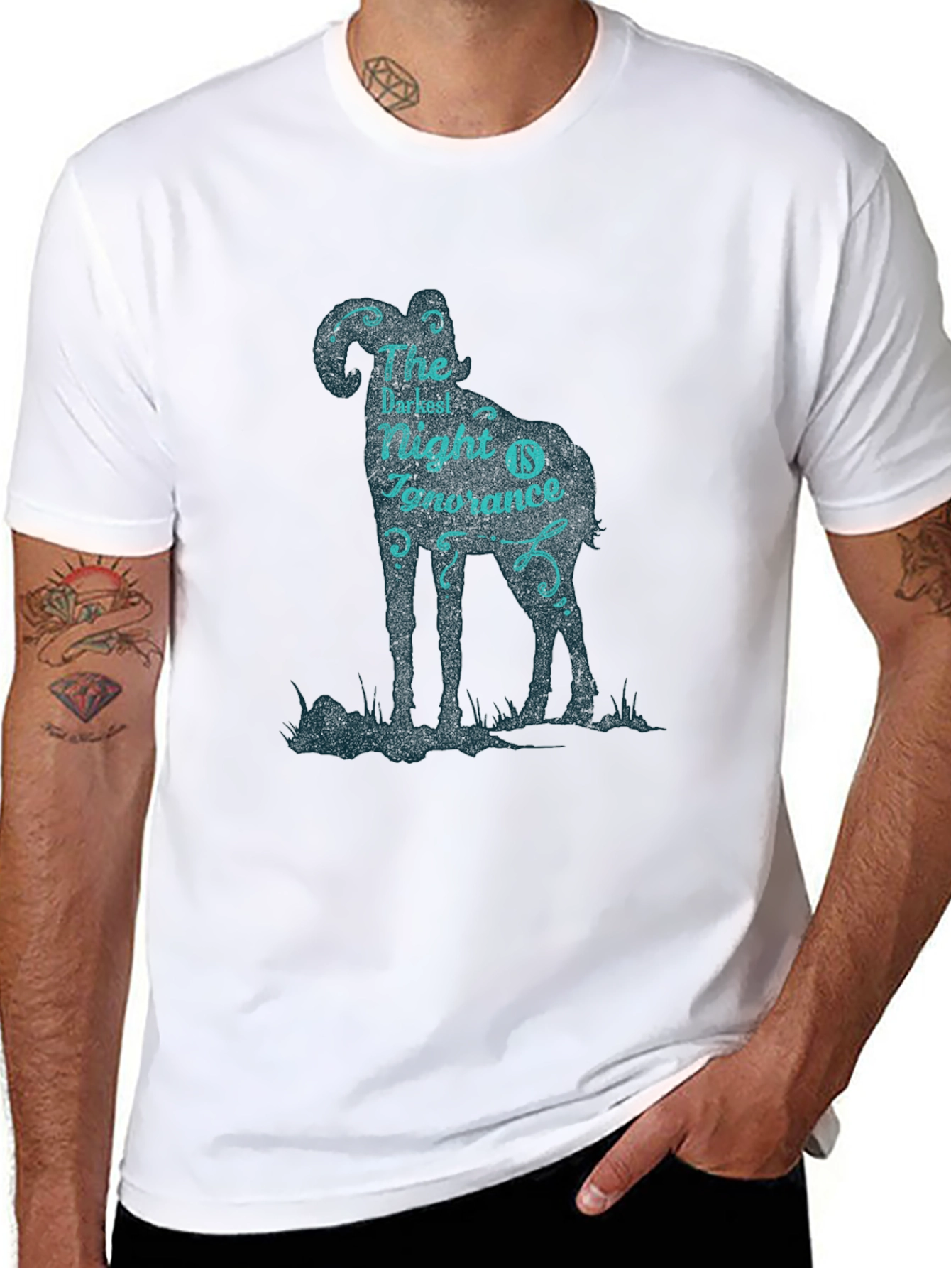 Camiseta Negra con Diseño Original de Carnero