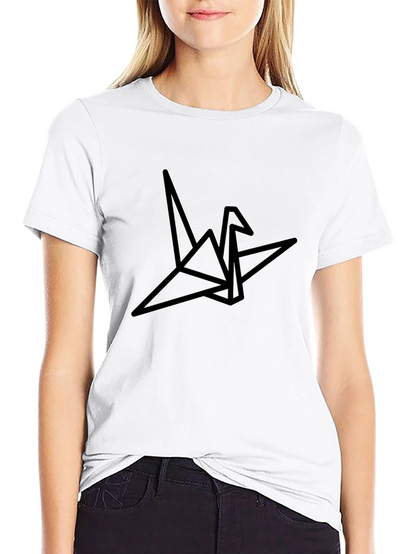 Camiseta Negra con Diseño Origami