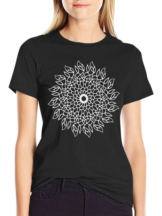 Camiseta Negra Mandala Floral Diseño Moderno