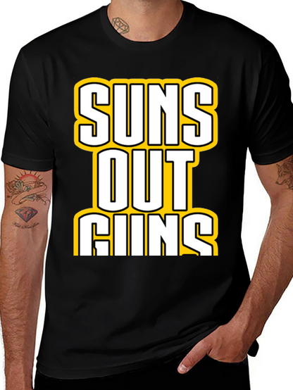 Camiseta Negra con Estampado Suns Out Guns