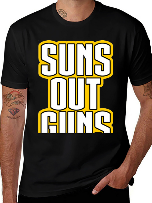 Camiseta Negra con Estampado Suns Out Guns