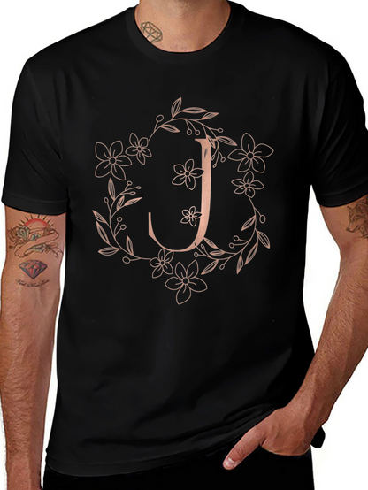 Camiseta Negra Floral con Inicial J Estilizada