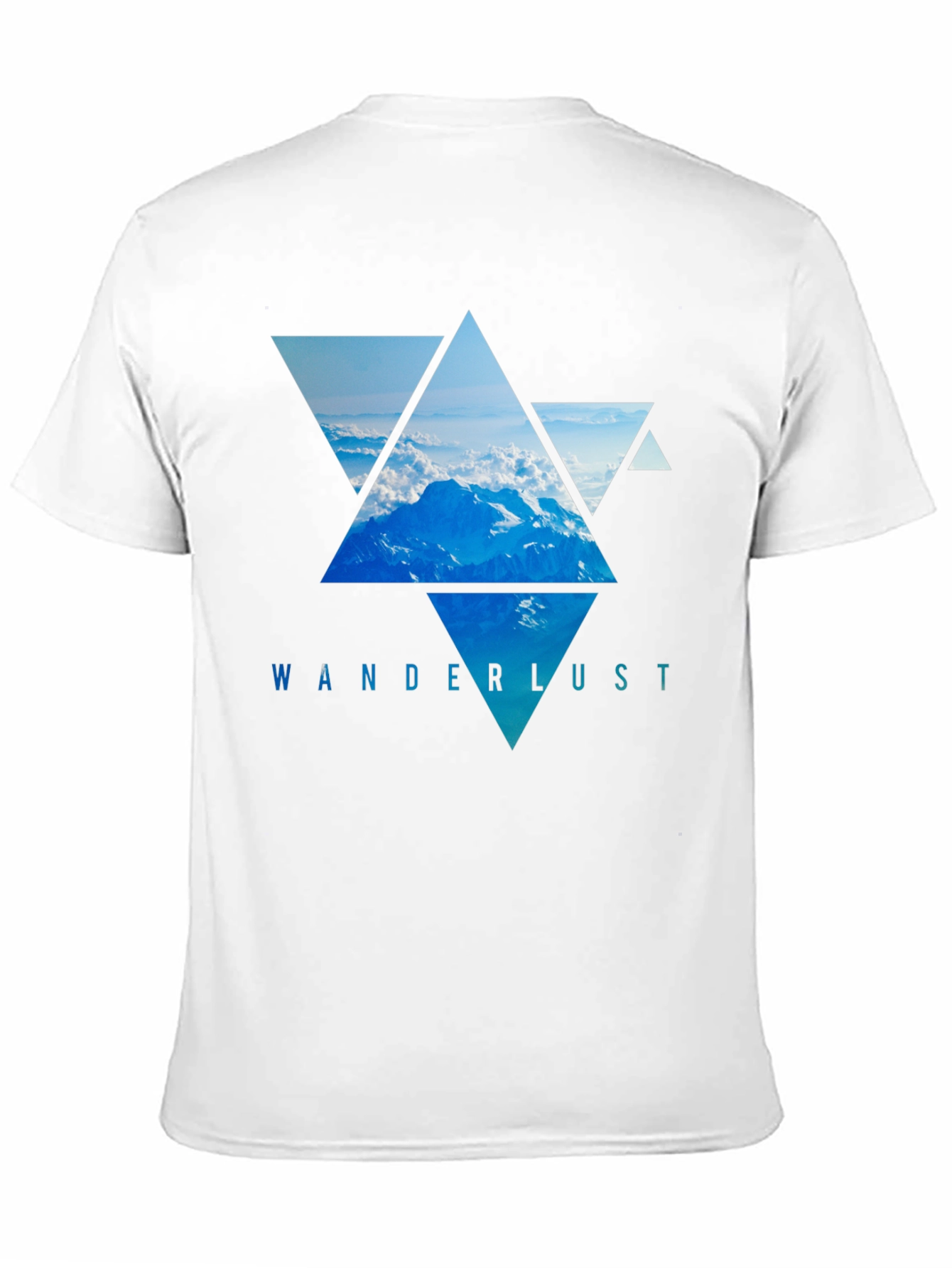 Camiseta Negra Wanderlust - Diseño Montañas Triangulares