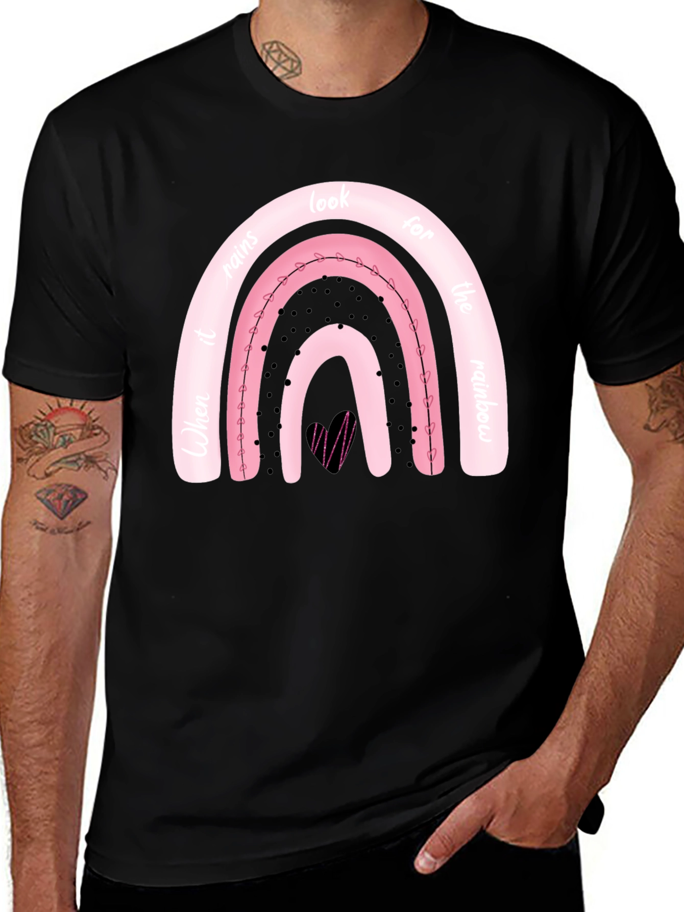 Camiseta Negra con Diseño de Arcoíris