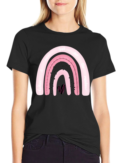 Camiseta Negra con Diseño de Arcoíris
