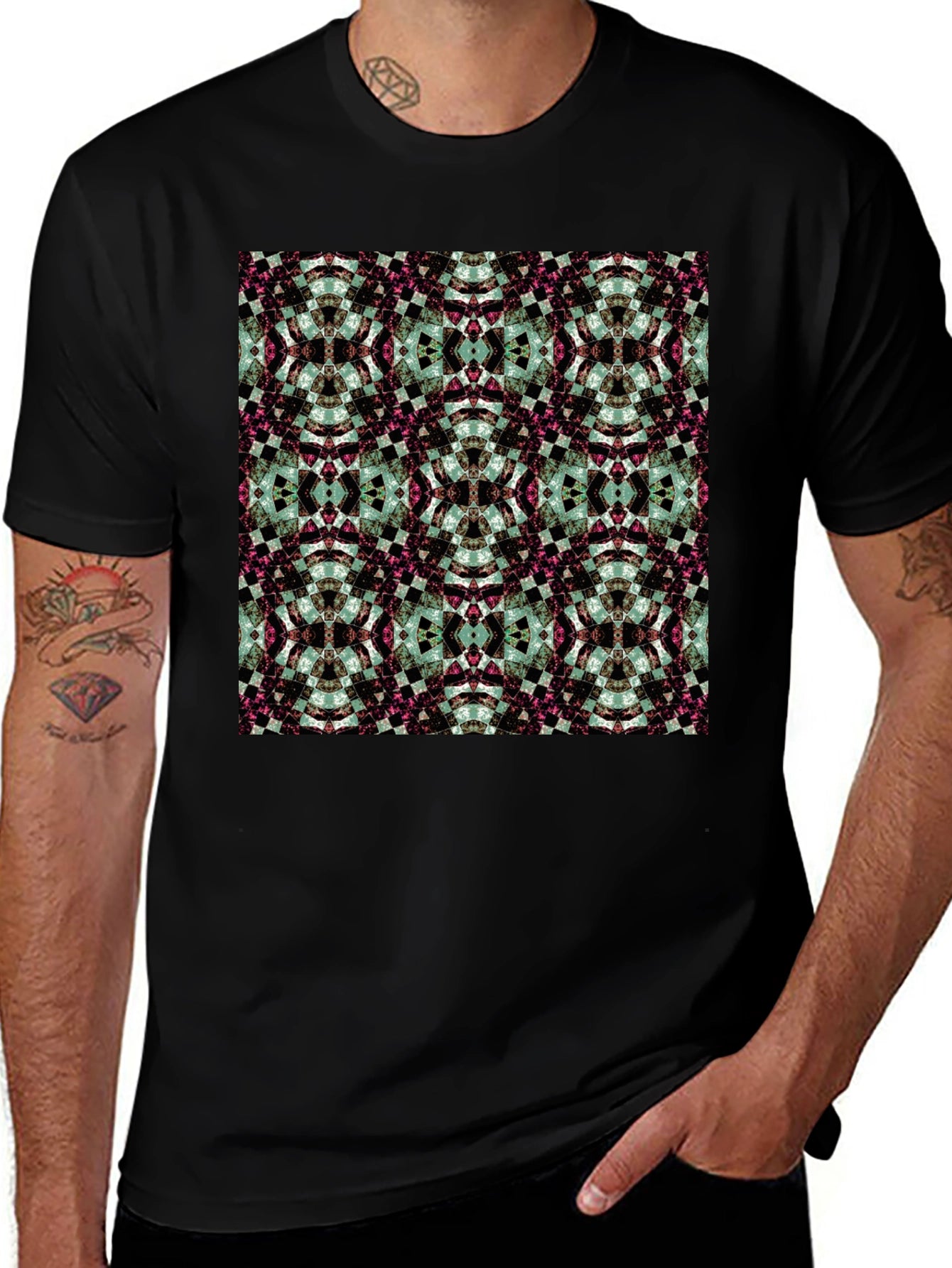 Camiseta Negra Estampado Geométrico Abstracto