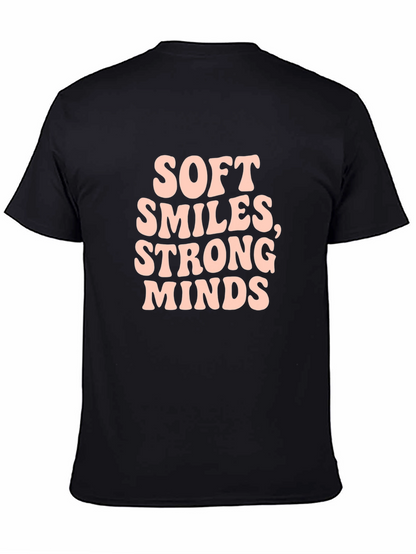Camiseta Negra con Letras Soft Smiles Strong Minds