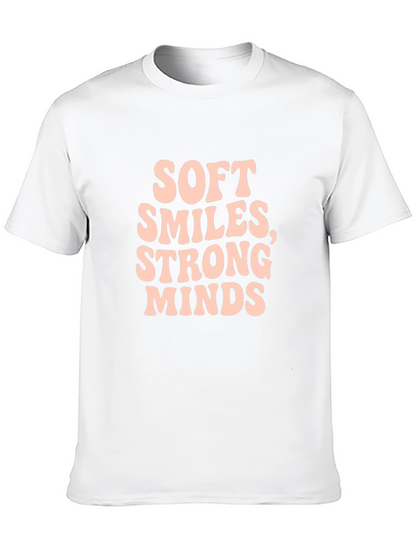 Camiseta Negra con Letras Soft Smiles Strong Minds