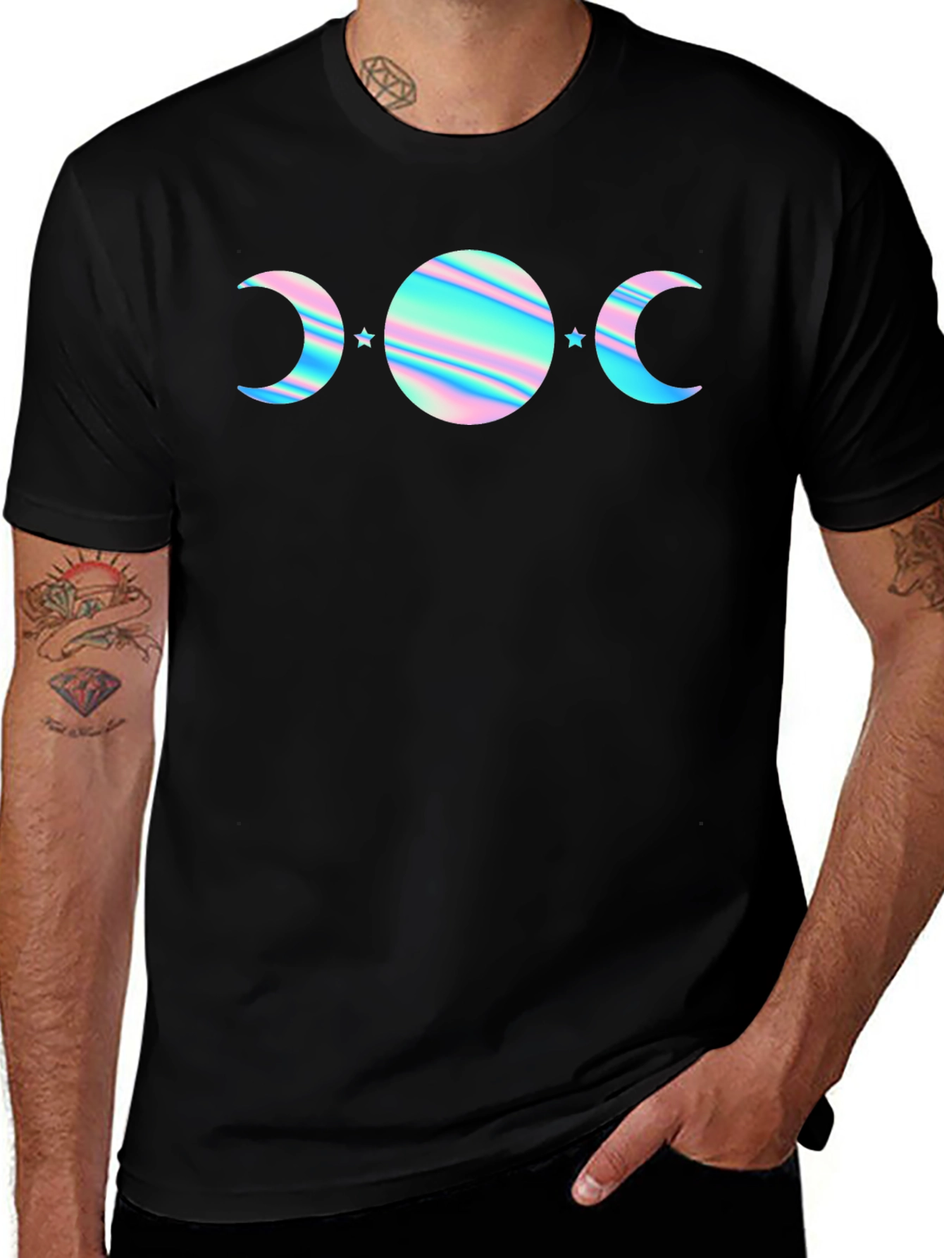 Camiseta Negra con Diseño de Fases Lunares Holográficas