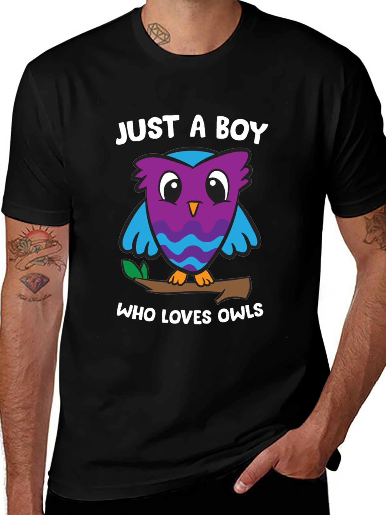 Camiseta Negra Solo un Chico que Ama los Búhos