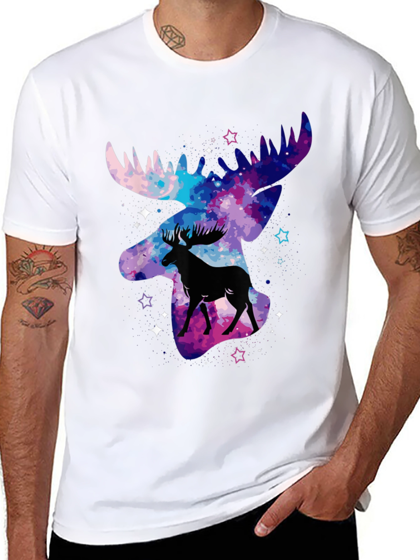 Camiseta Negra con Diseño de Alce Galáctico