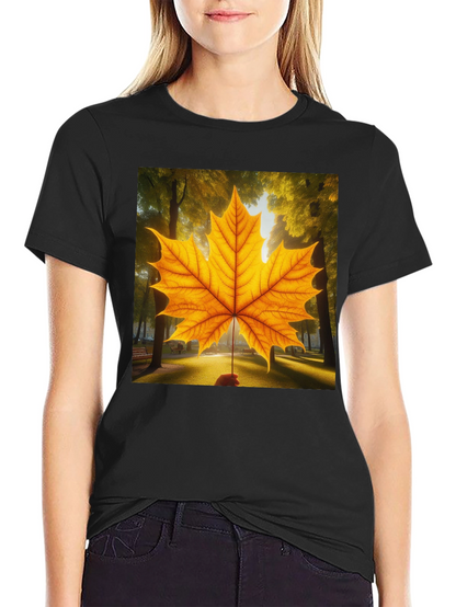 Camiseta Negra con Hoja de Arce Otoñal