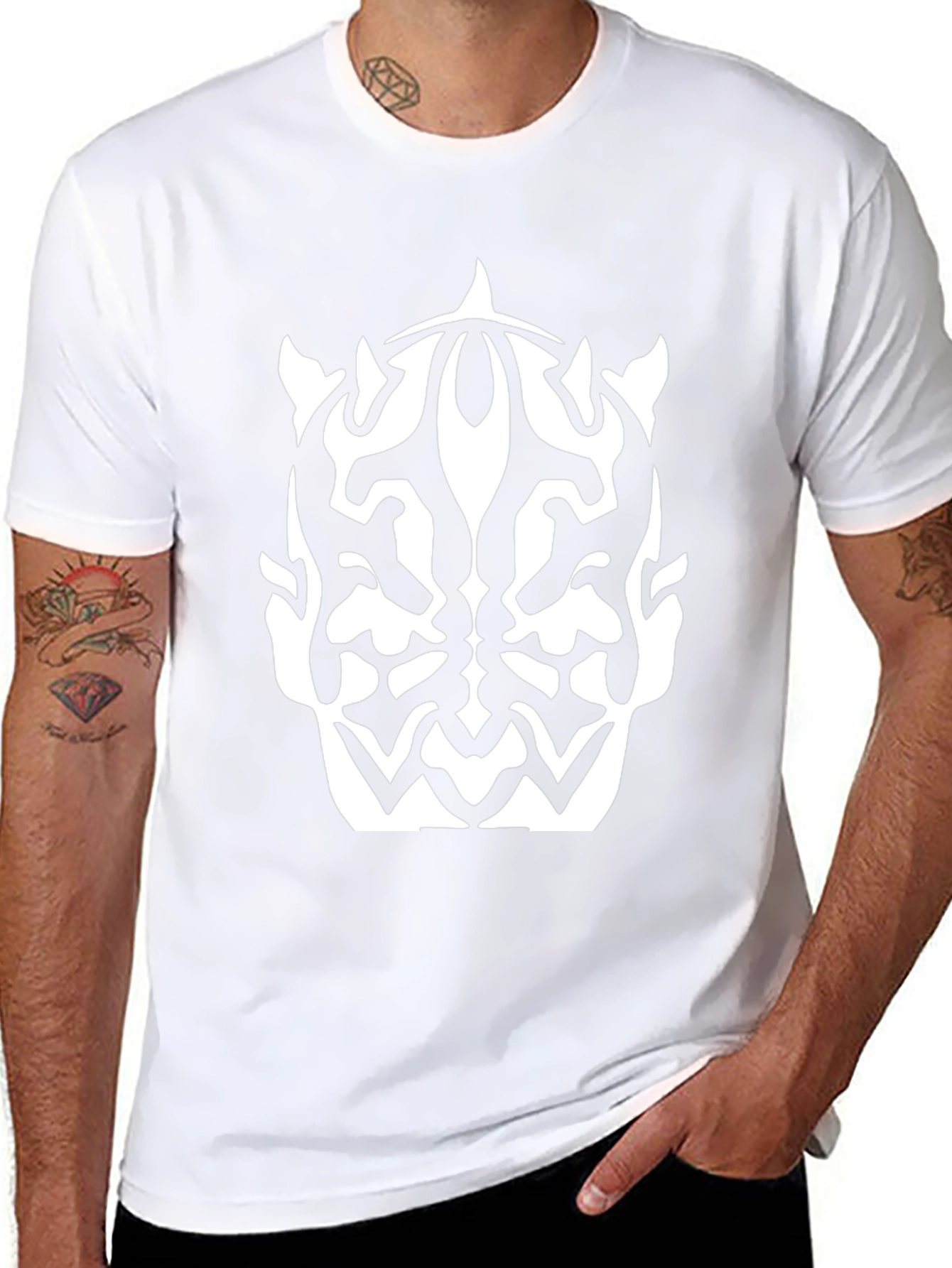 Camiseta Negra con Diseño Abstracto Darth Maul