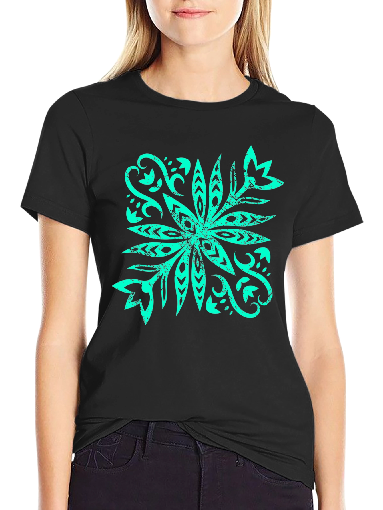 Camiseta Negra con Diseño Floral Turquesa