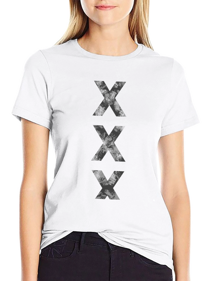 Camiseta Negra con Diseño XXX