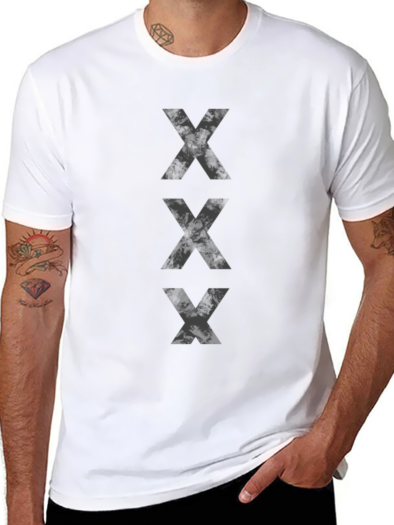 Camiseta Negra con Diseño XXX