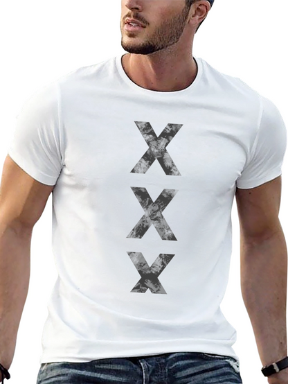Camiseta Negra con Diseño XXX