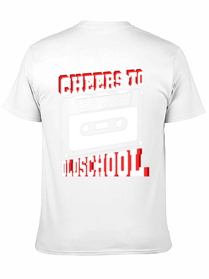 Camiseta Negra Cheers To Oldschool con Diseño Retro Cassette