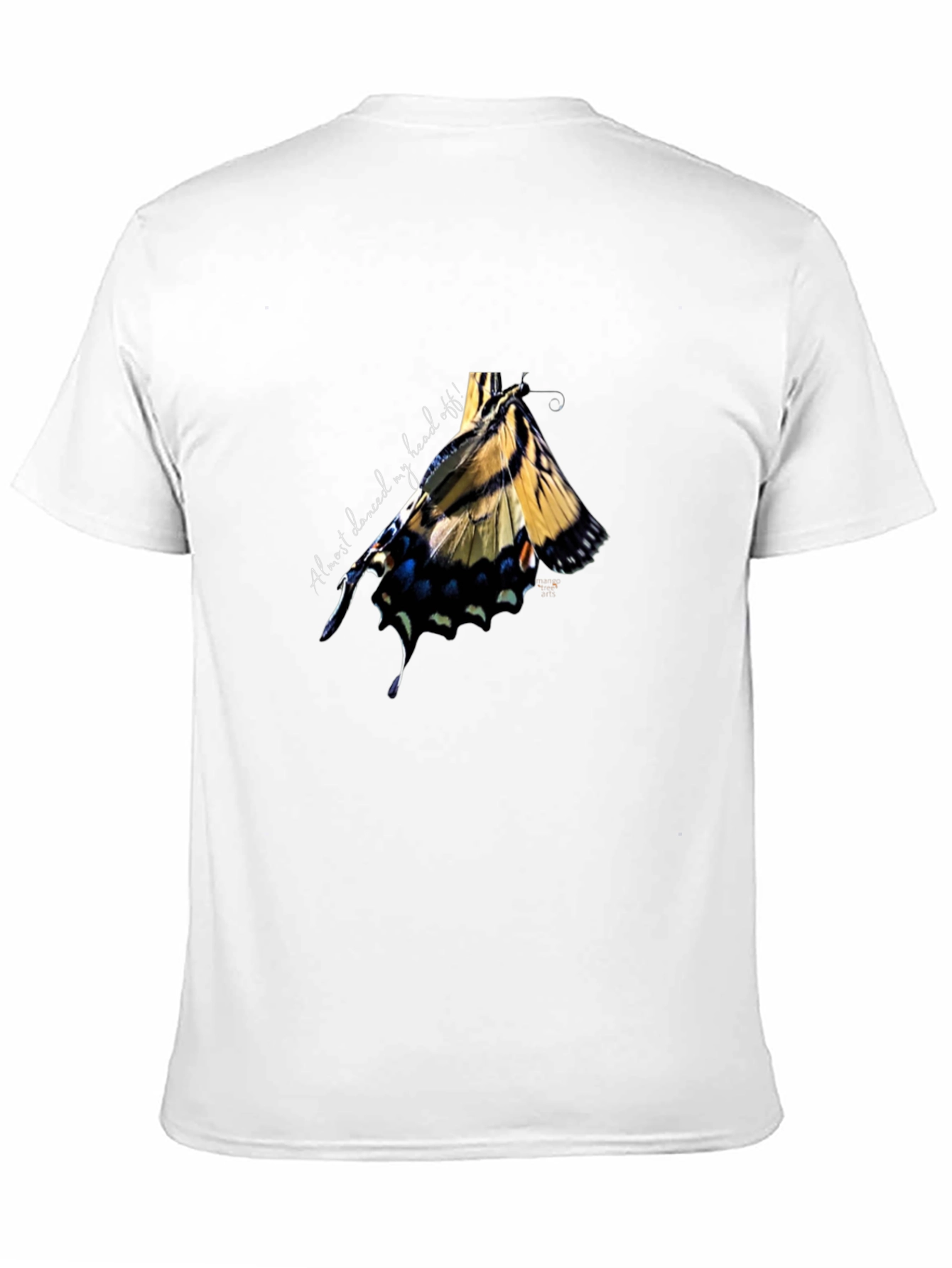 Camiseta Negra Estampado Mariposa Abstracta