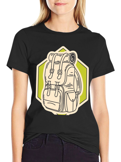 Camiseta Negra con Diseño de Mochila de Senderismo