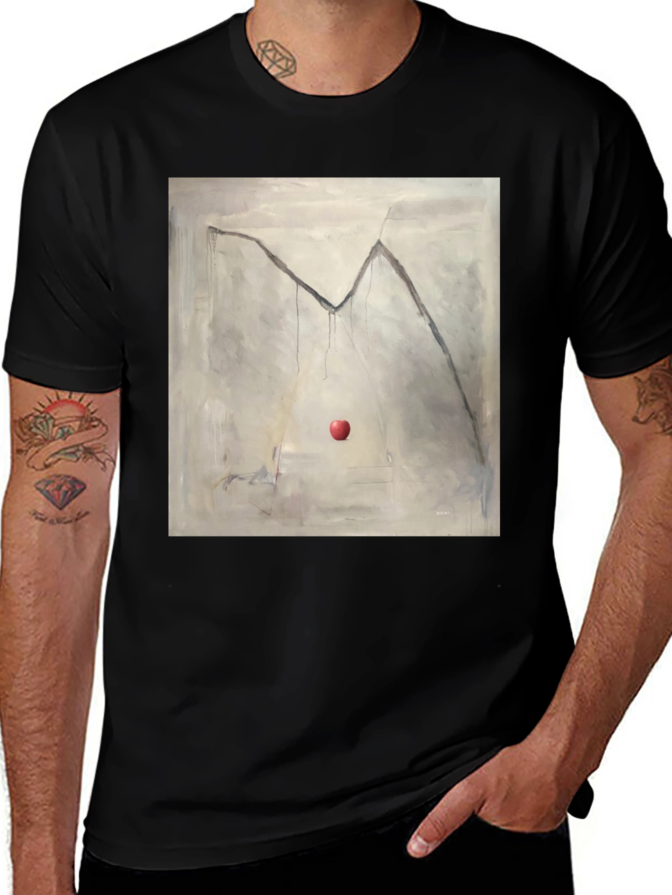 Camiseta Negra con Diseño de Manzana y Montaña Abstracta