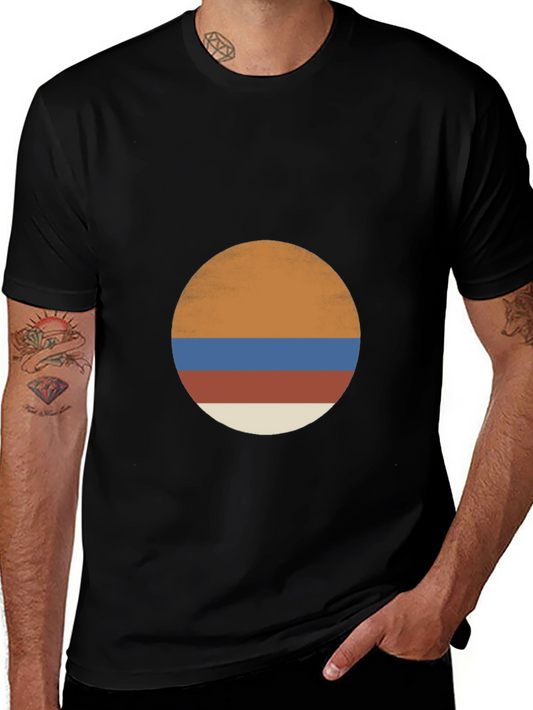 Camiseta Negra con Círculo Retro de Colores