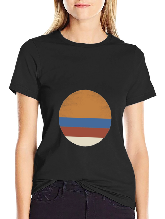 Camiseta Negra con Círculo Retro de Colores