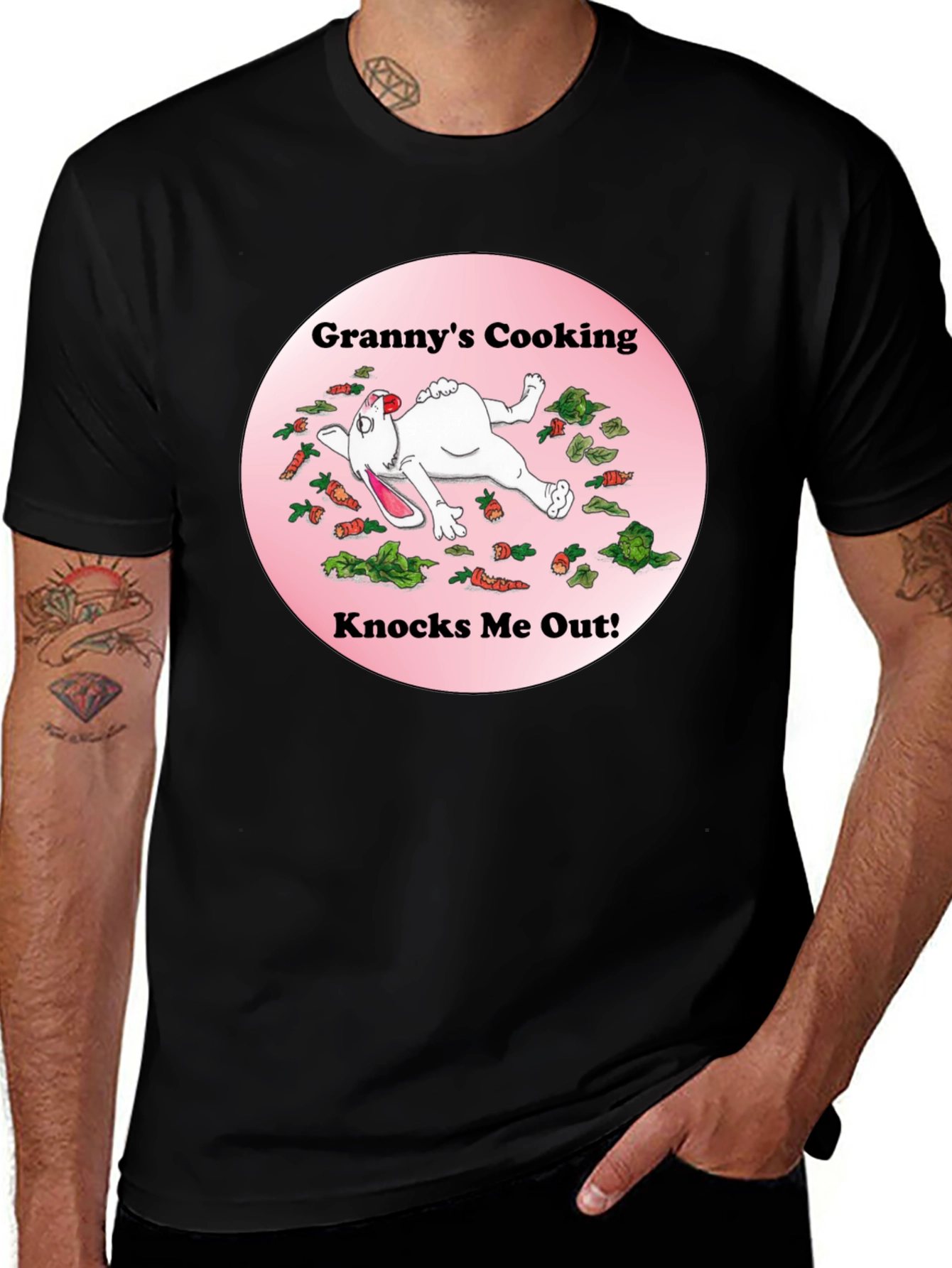 Camiseta Negra: Grannys Cooking Knocks Me Out!
