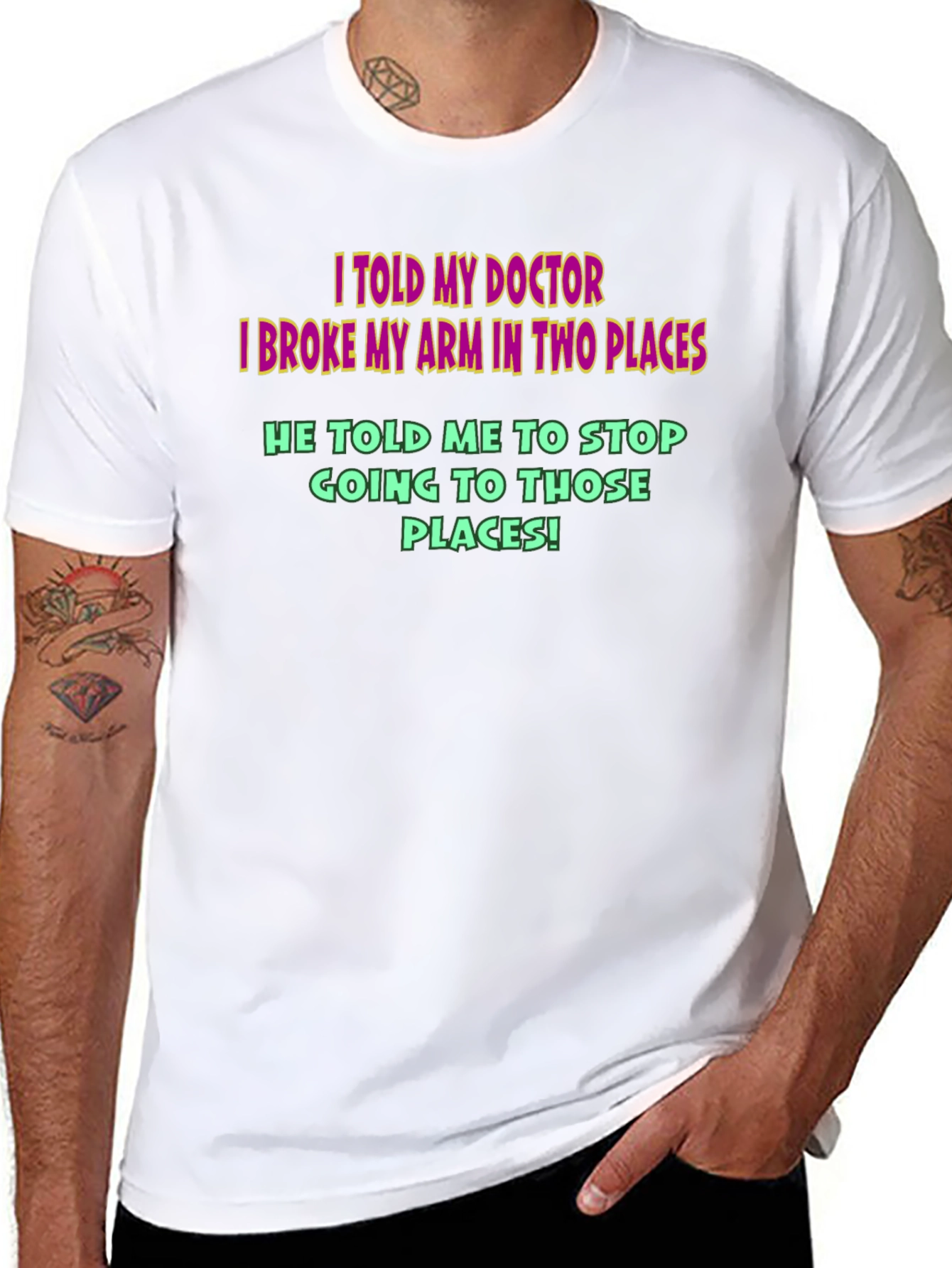 Camiseta Negra Humor Médico - ¡Brazo Roto!