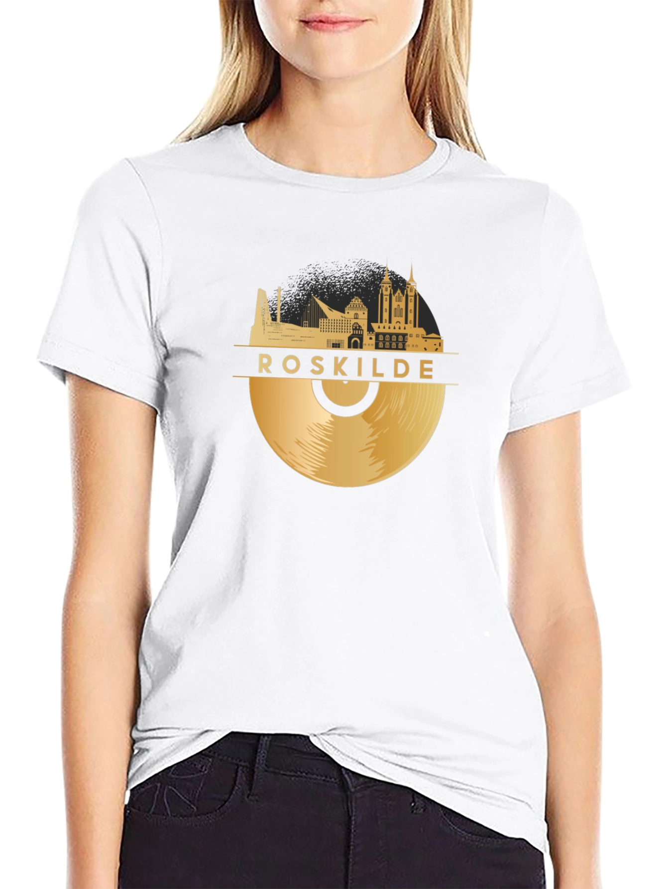 Camiseta Negra Roskilde Vinilo Dorado